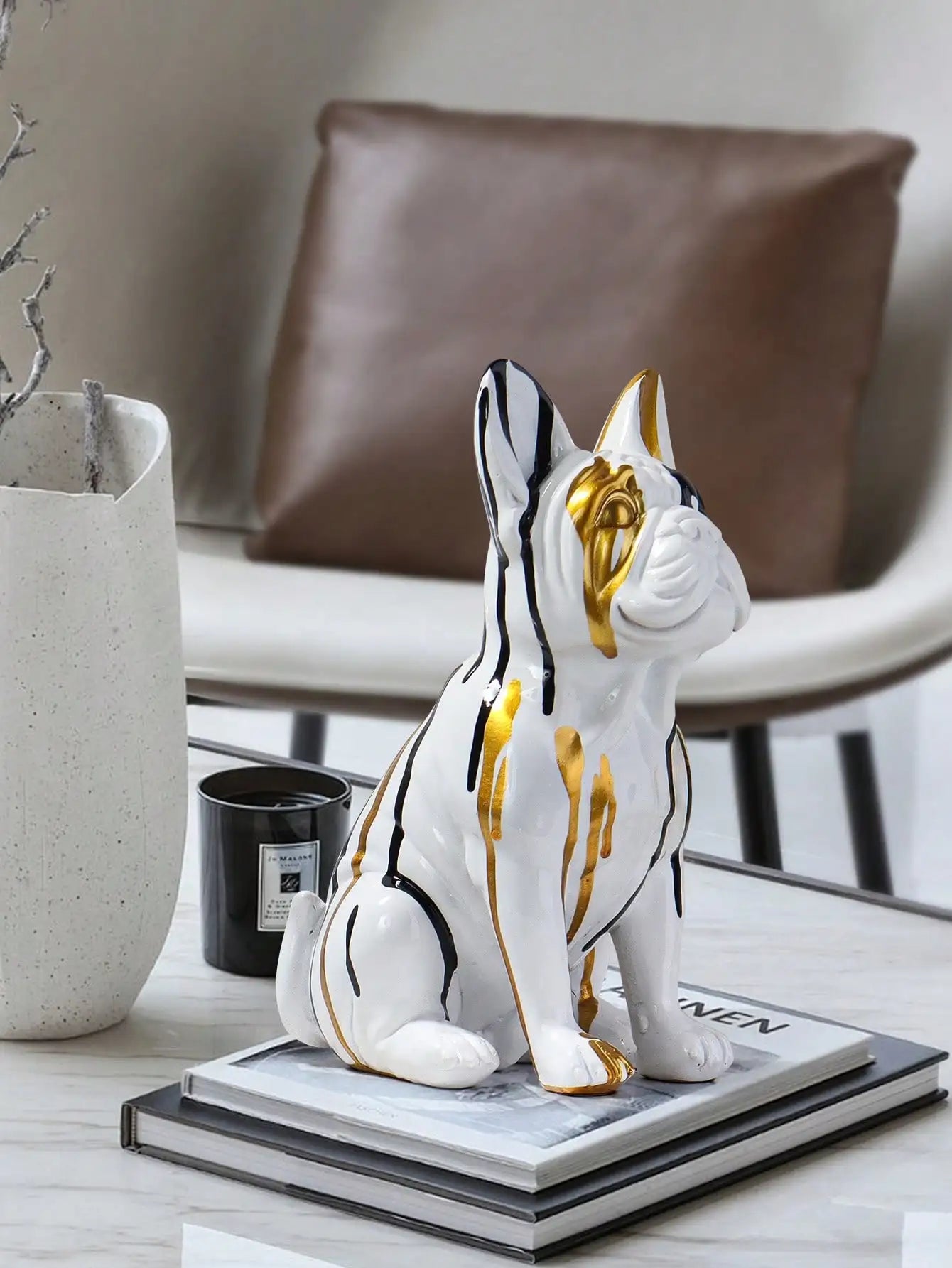 Escultura Bulldog francés de resina decorativa