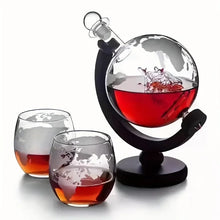 Decanter globo para whisky con base de madera