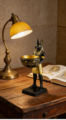 Escultura Anubis con bandeja decorativa en resina