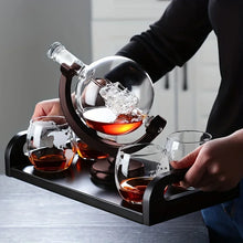 Decanter globo para whisky con base de madera