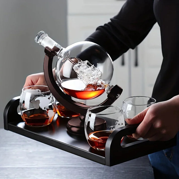 Decanter globo para whisky con base de madera