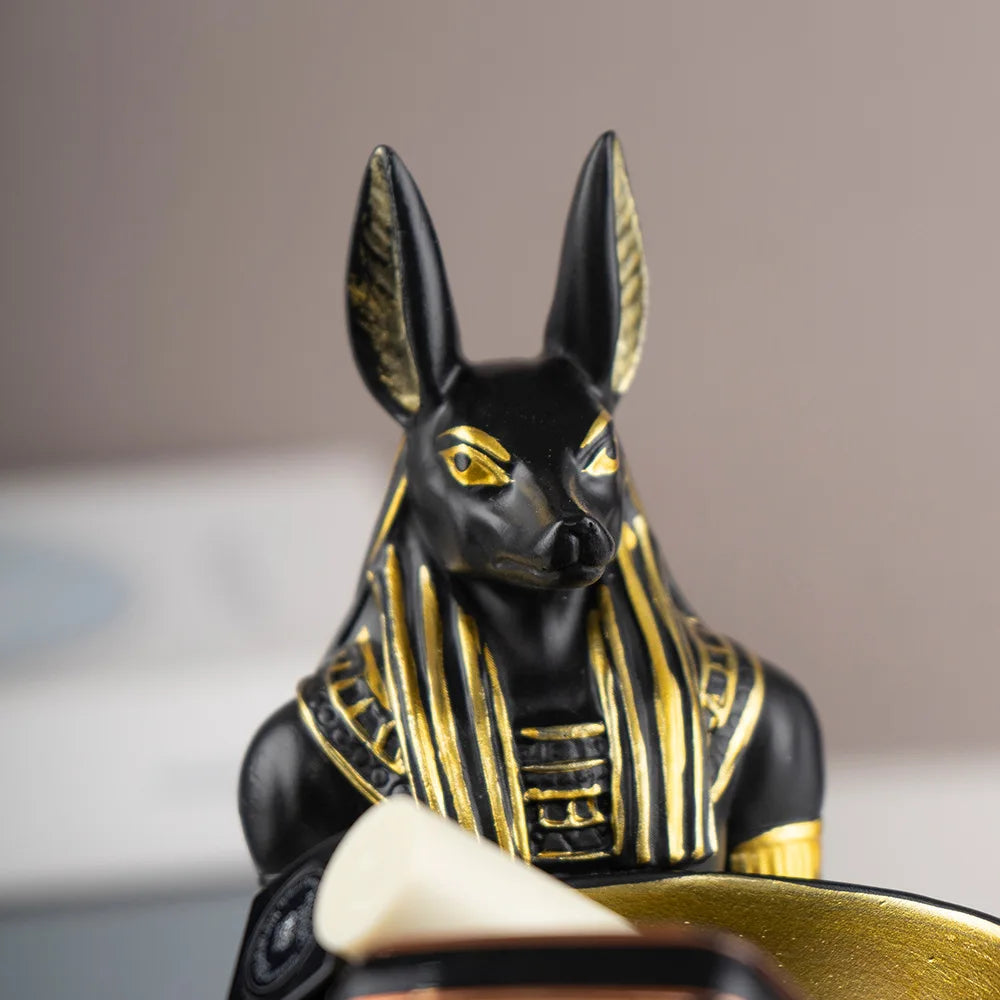 Escultura Anubis con bandeja decorativa en resina
