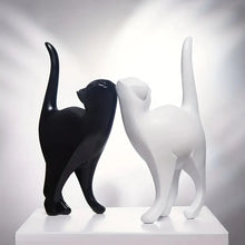 Escultura pareja de gatos decorativa en resina